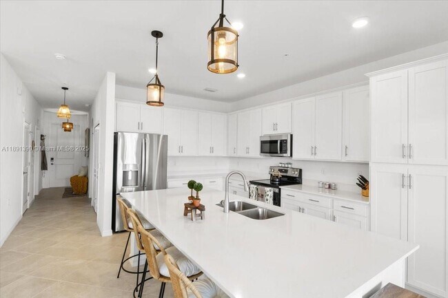 Building Photo - 5715 Double Eagle Cir