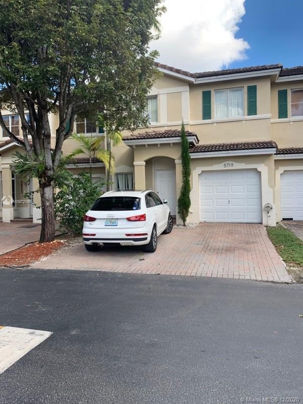 Building Photo - 5719 NW 113 CT  Doral Fl 33178
