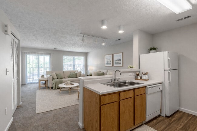 Building Photo - Golf Pointe