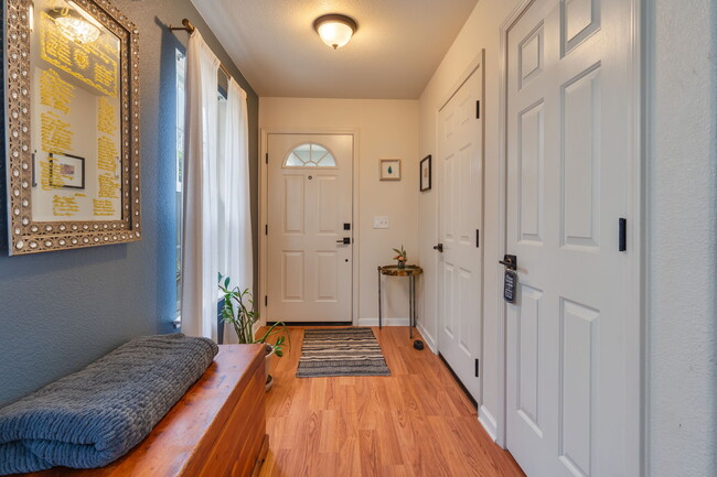 Building Photo - 3040 Granada Ct