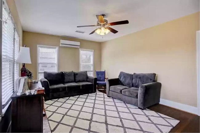 Spacious and bright living room greets you as you enter - 1410 W Clay St