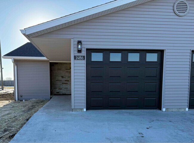 Building Photo - 1486 Kays Ct