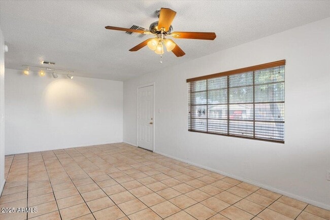 Building Photo - 6713 N 63rd Ave