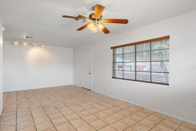 Foto del edificio - 6713 N 63rd Ave