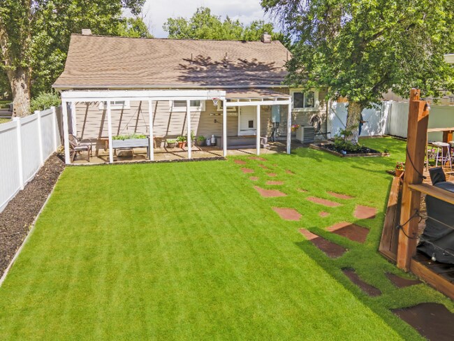 Building Photo - 4647 Beach Ct