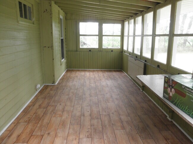 Building Photo - 3986 Rollo Rd