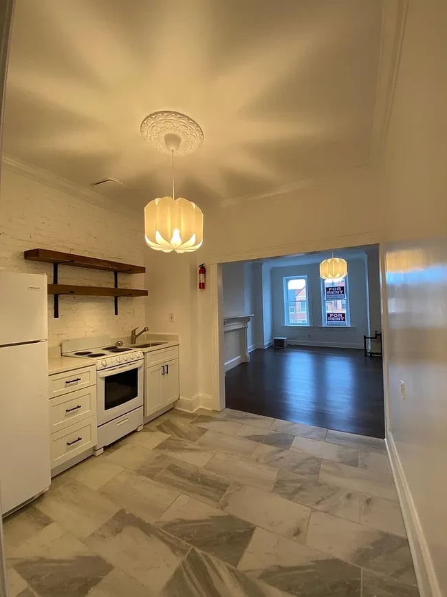 Building Photo - 2700 Saint Paul St