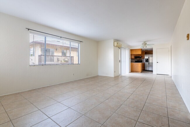 Foto del edificio - 1027 W 11th St