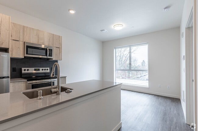 Building Photo - MF 16 - N. Sumner