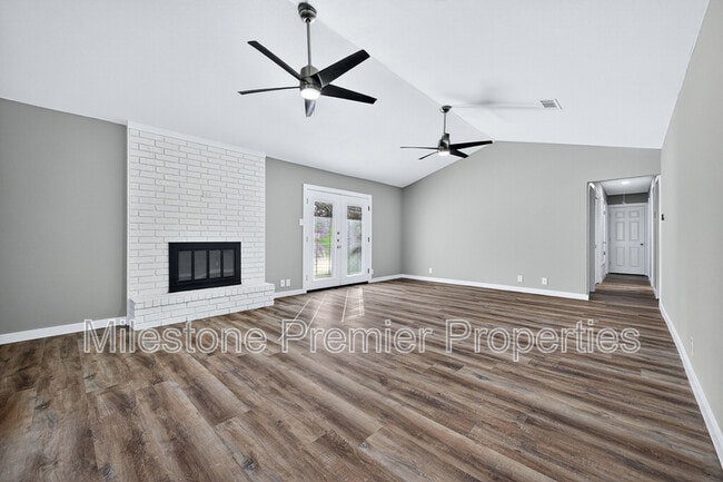 Building Photo - 3014 Jennifer Ave