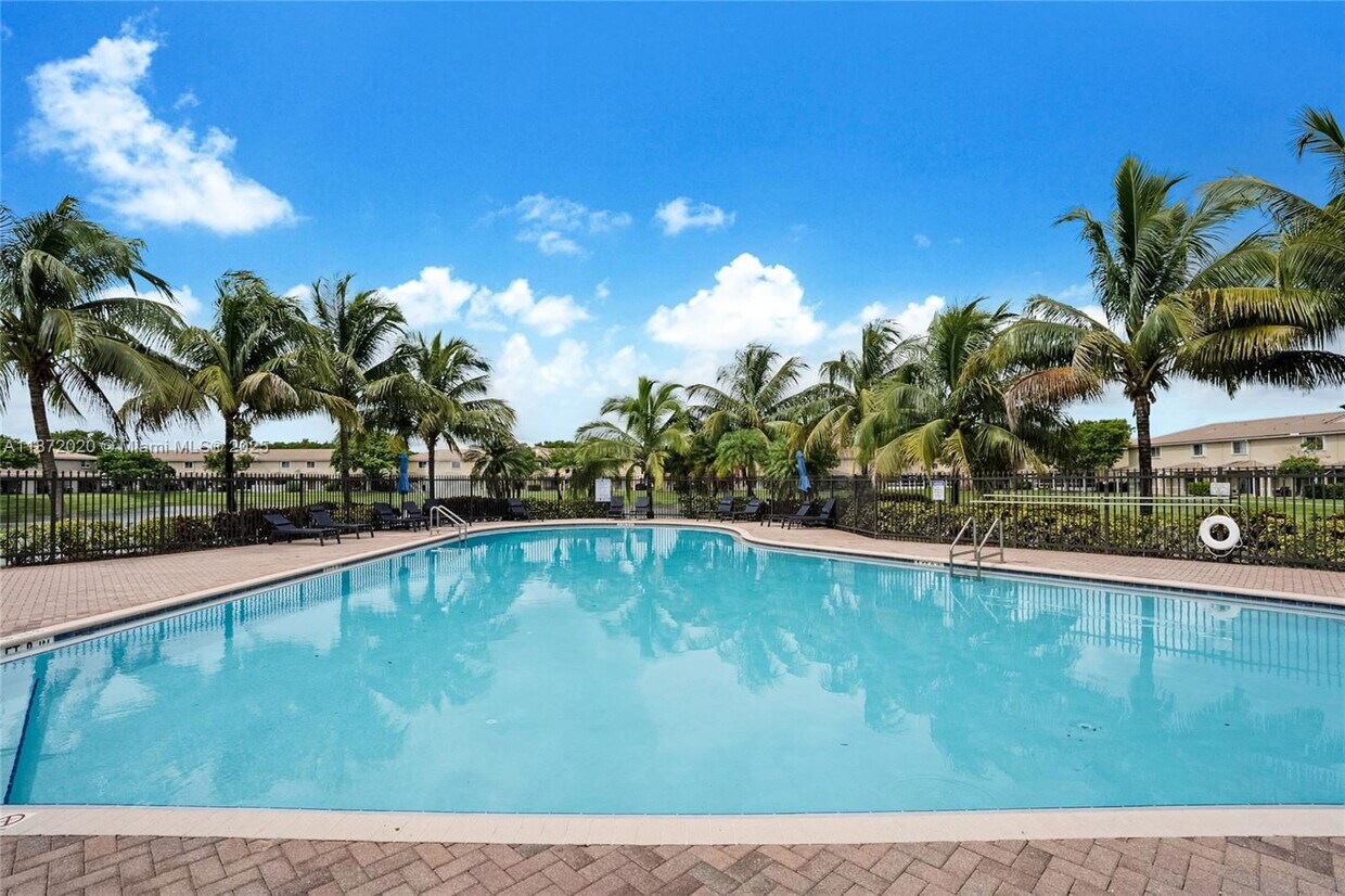Foto principal - 5901 Manchester Way