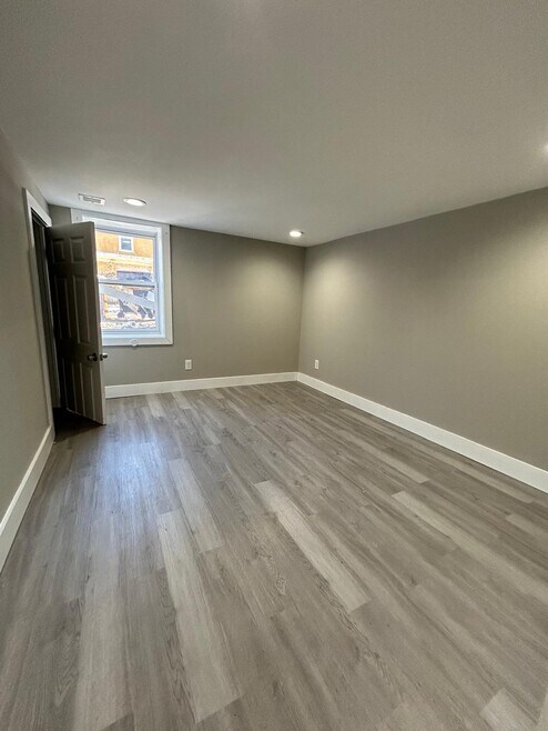88 N Munn Ave