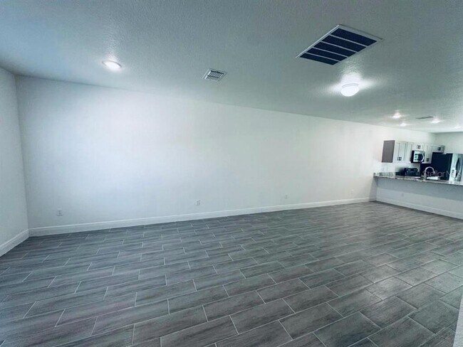 Building Photo - 309 Clermont Dr