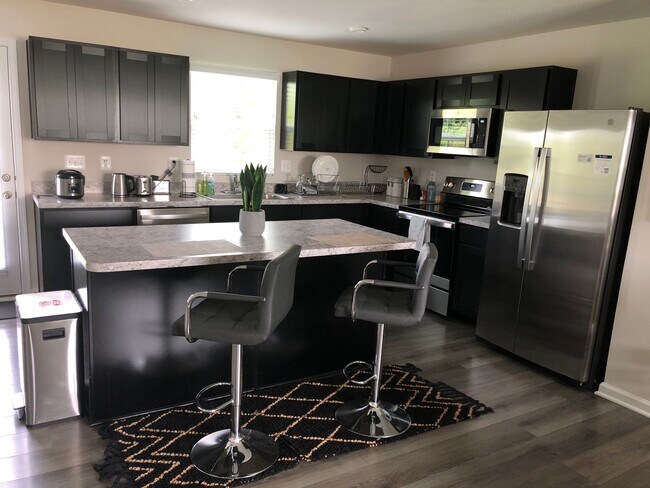 Building Photo - 122 Mariners Wy