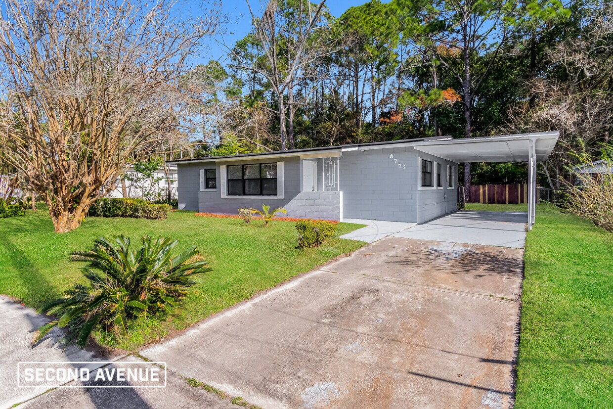 Primary Photo - 6775 Gaspar Cir E