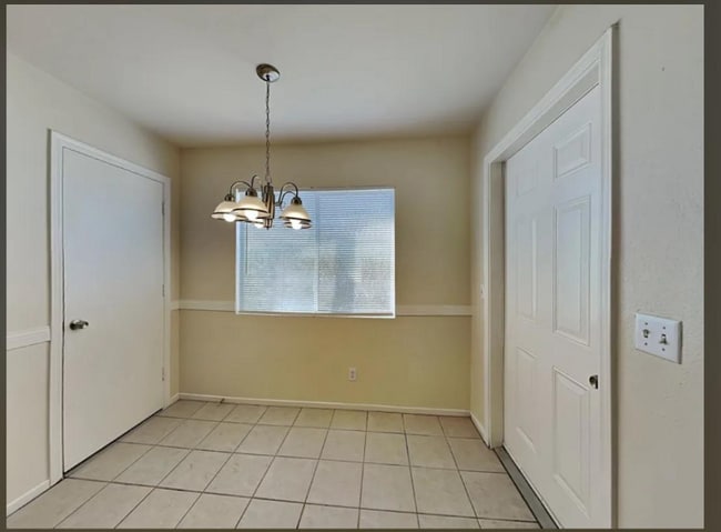 Foto del edificio - 3725 St Charles Ct