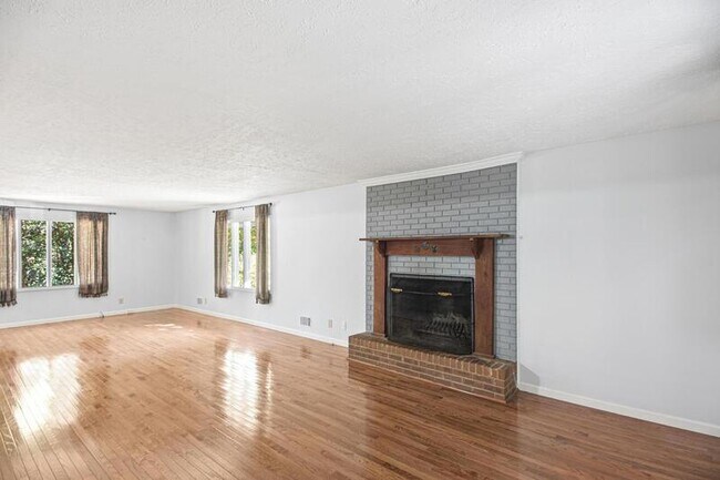 Foto del edificio - 7 Inverness St E