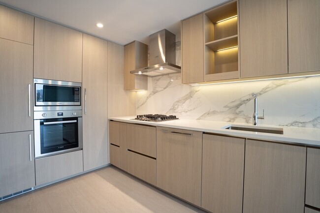 Photo du bâtiment - 2503-13778 100 Avenue