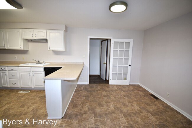 Building Photo - 3 br, 1.5 bath House - 304 Hilldale Ln