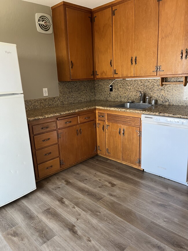 Building Photo - 4148 Kensington Dr