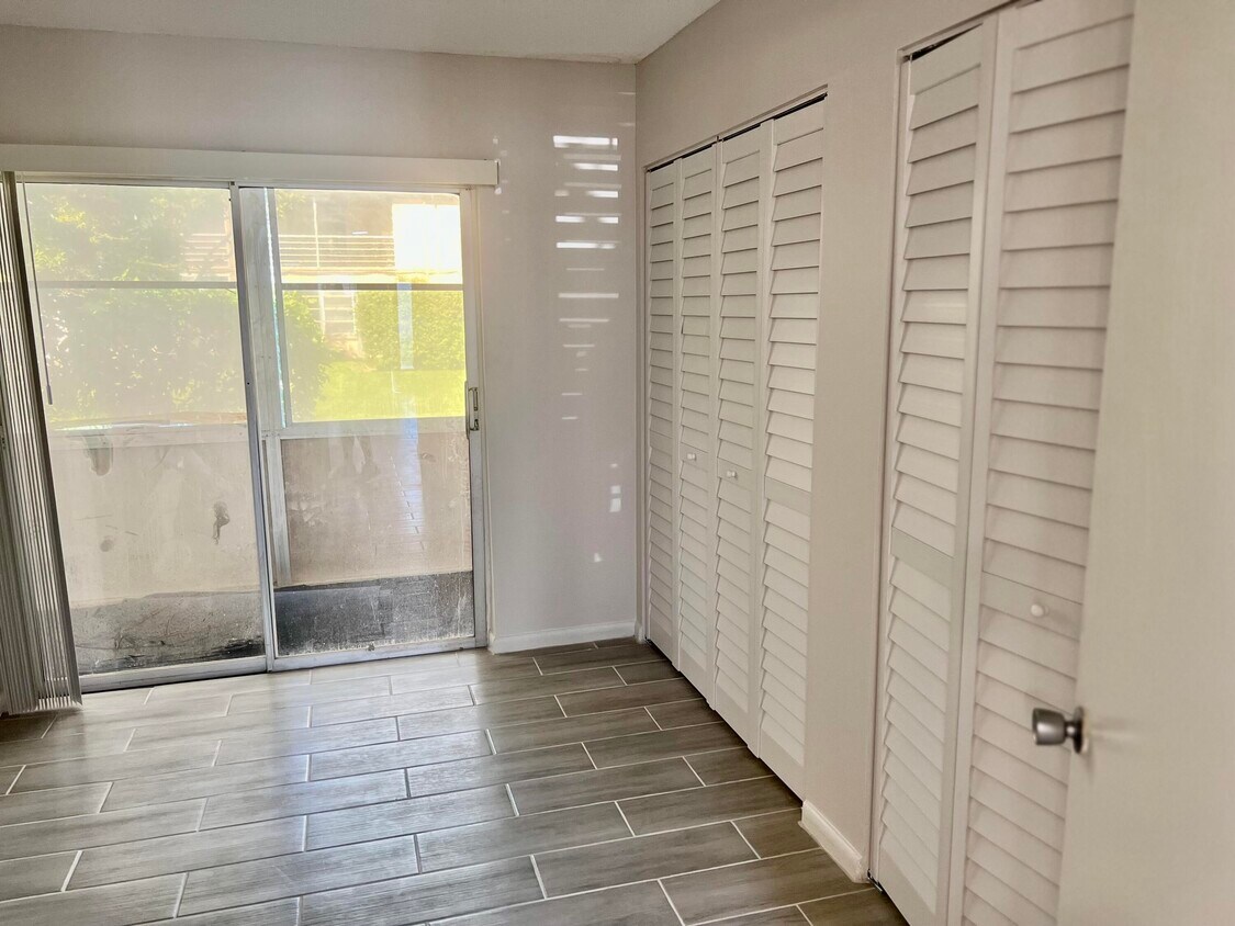 45 Kingswood E, West Palm Beach, FL 33417 Condo for Rent in West Palm Beach, FL