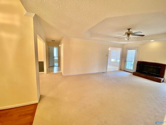 Foto del edificio - 218 Marlboro Way