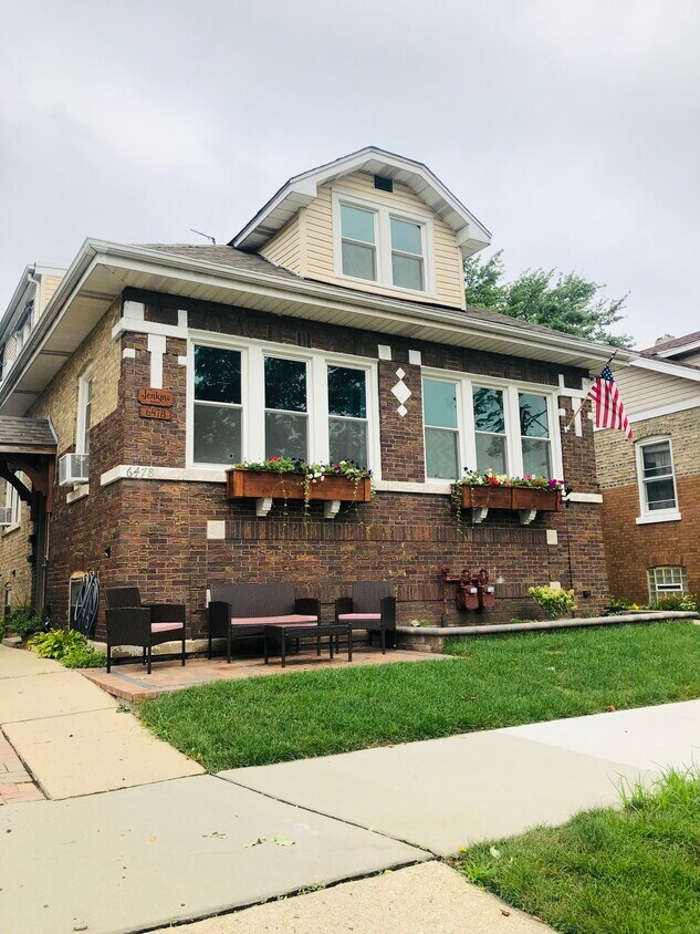 Front - 6478 N Newark Ave