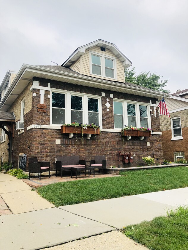 Front - 6478 N Newark Ave