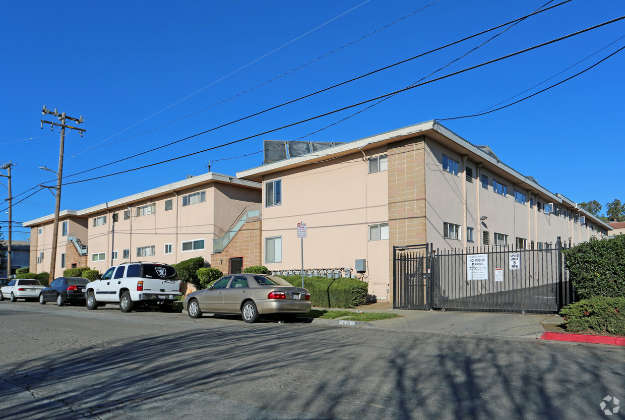 Primary Photo - Orchard Apartments