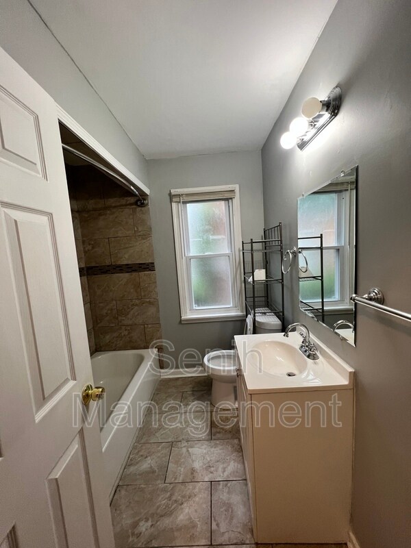 Building Photo - 12255 Outer Dr E