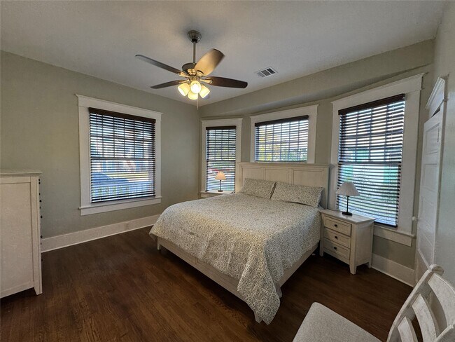 Foto del edificio - 3821 Avenue M