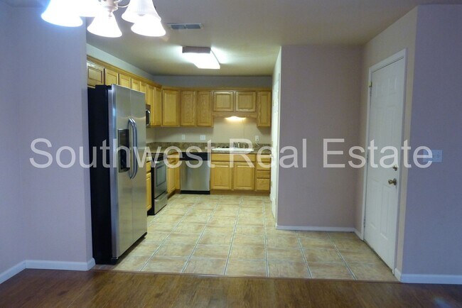 Foto del edificio - 2 bedroom 2 bath home.