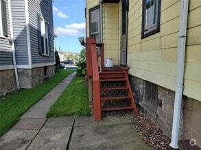 Building Photo - 389 Meigs St