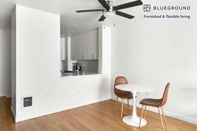 Foto del edificio - 938 110th Ave NE