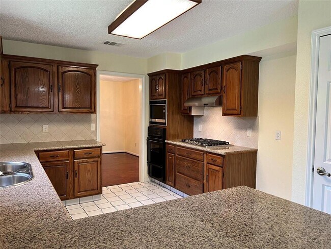 Foto del edificio - 16402 Sagewood Ct