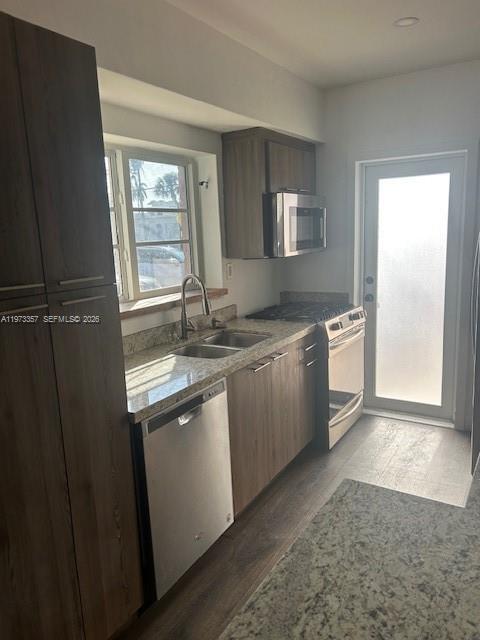 Building Photo - 1785 Calais Dr