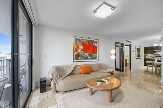 Building Photo - 2625 Collins Ave