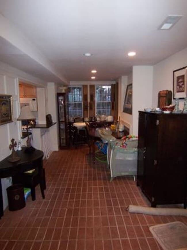 Photo - 0086 - Liverman/Liverman Apartment