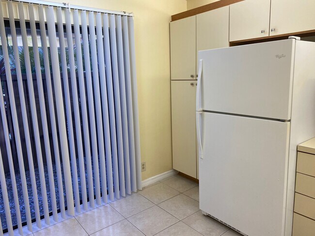 Foto del edificio - 3966 Cocoplum Cir