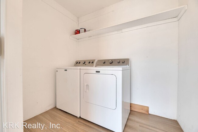 Foto del edificio - 4 br, 2 bath House - 8660 E Windsor Ave