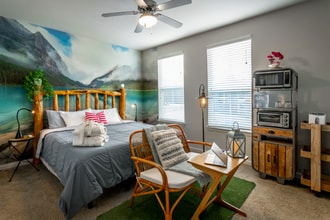 Building Photo - 8605 Tradewind Cir