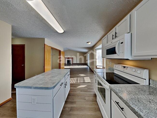 Building Photo - 1163 Tarragon Dr