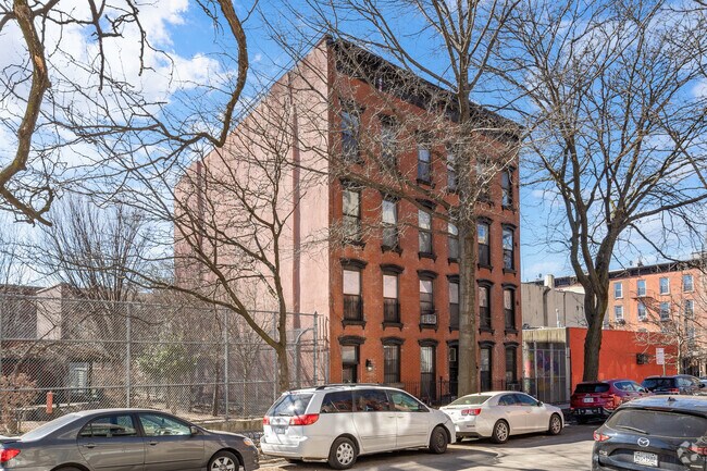 Building Photo - 286 Pacific St