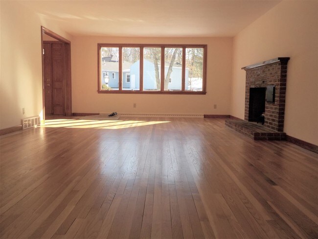 Building Photo - 47 Fifield St