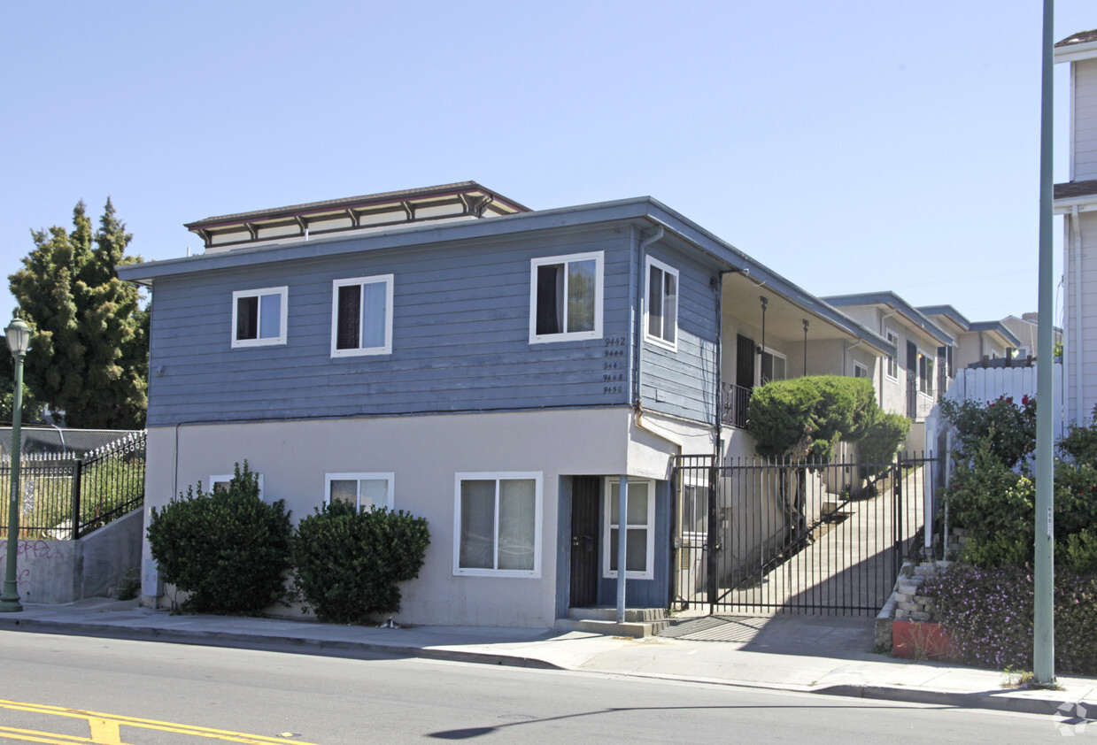 Primary Photo - 9442-9450 Macarthur Blvd