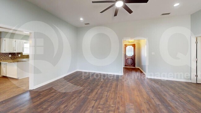 Building Photo - 2210 Ridgewood