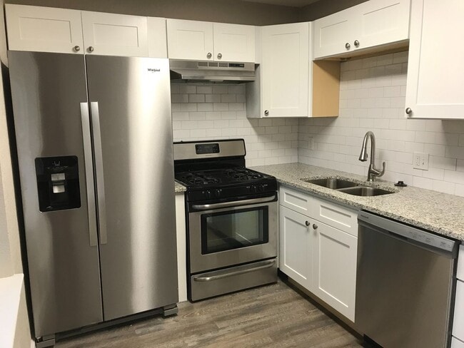 Photo - 1530 Utica St Apartment