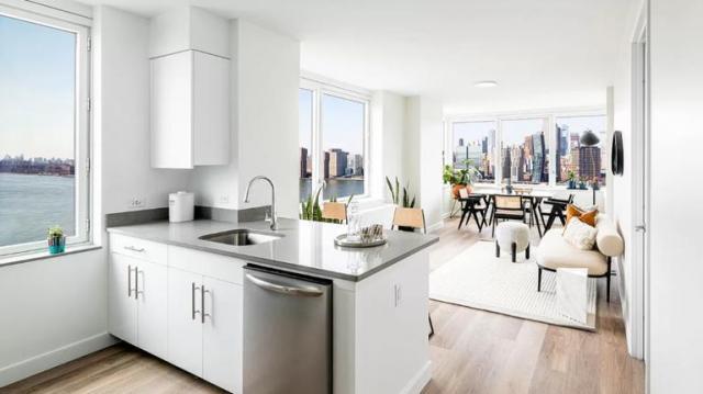 Foto principal - 2 bedroom in LONG ISLAND CITY NY 11101