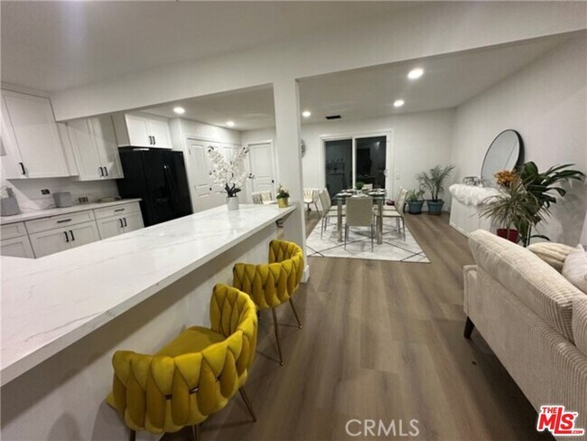 Foto del edificio - 1598 W 7th St