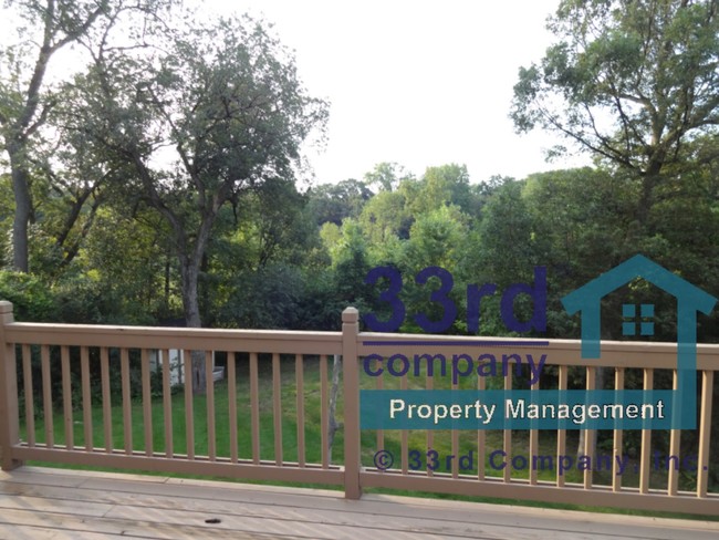 Foto del edificio - 6 Spring Farm Ln